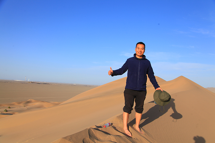 沙漠徒步旅行