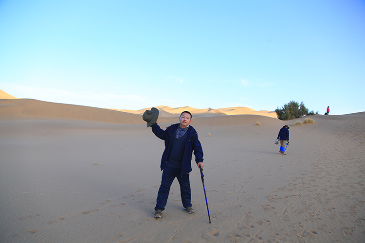 沙漠徒步旅游