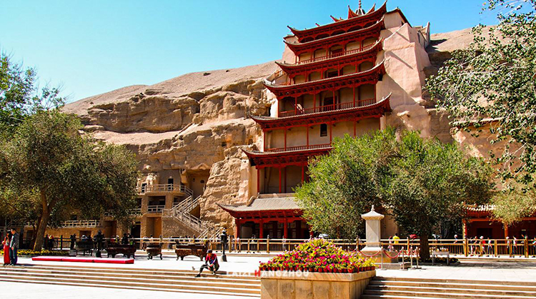 莫高窟旅游